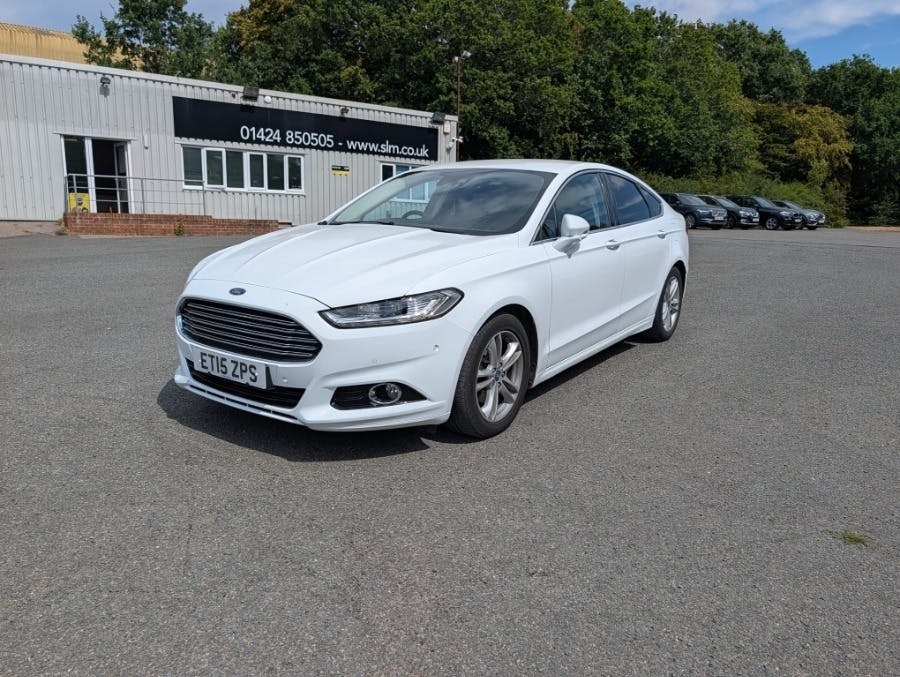 Ford Mondeo 2.0T Ecoboost Titanium Hatchback White #2