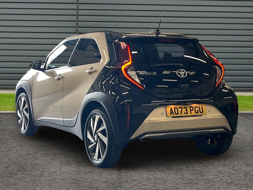 Toyota Aygo X 1.0 Vvt I Exclusive Hatchback Beige #5