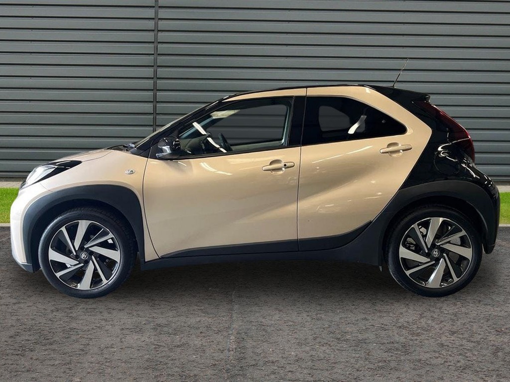 Toyota Aygo X 1.0 Vvt I Exclusive Hatchback Beige #6