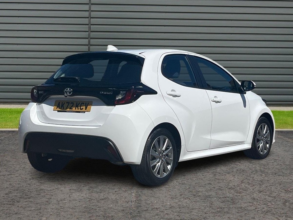 Toyota Yaris 1.5 Vvt-h Icon Hatchback Hybrid E Cvt White #3