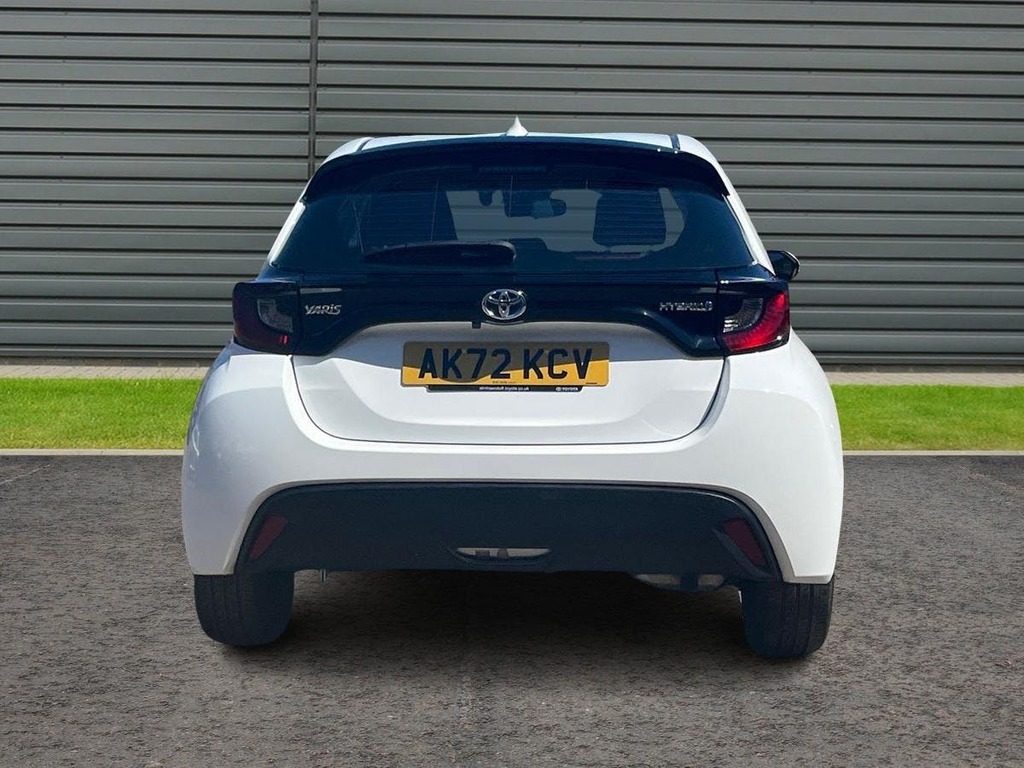 Toyota Yaris 1.5 Vvt-h Icon Hatchback Hybrid E Cvt White #4