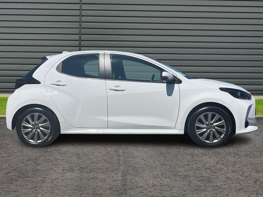 Toyota Yaris 1.5 Vvt-h Icon Hatchback Hybrid E Cvt White #2