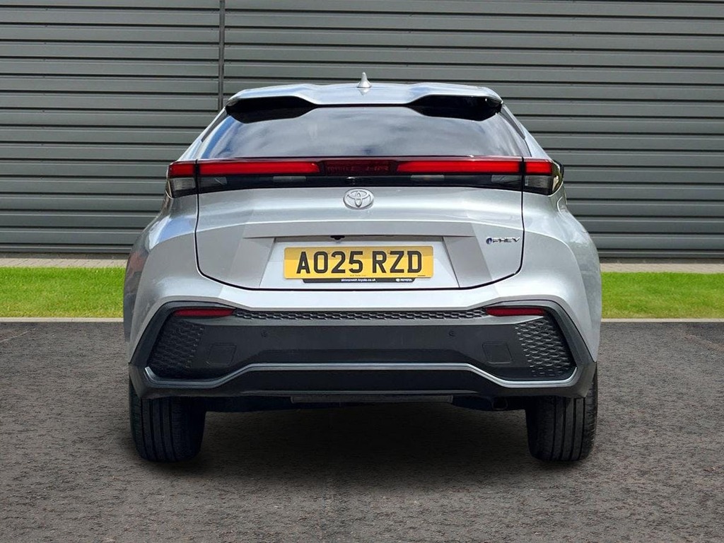 Toyota C-Hr 2.0 Vvt 13.6Kwh Design Suv Plug In Hybr Silver #4