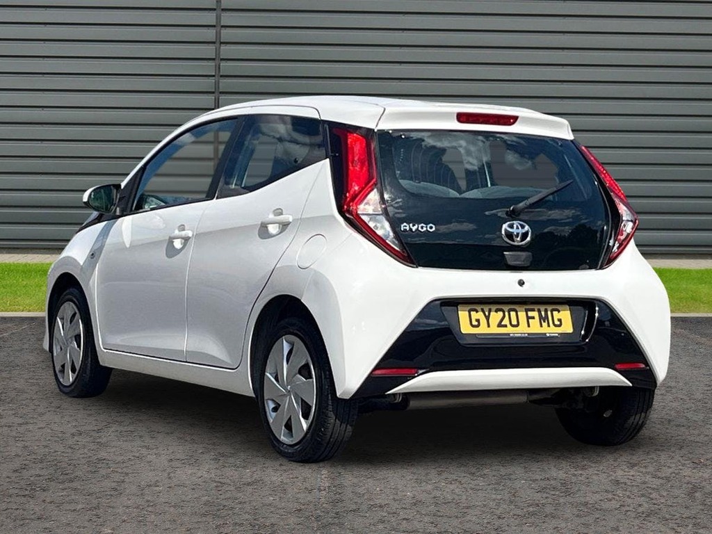 Toyota Aygo 1.0 Vvt I X Play Hatchback White #5