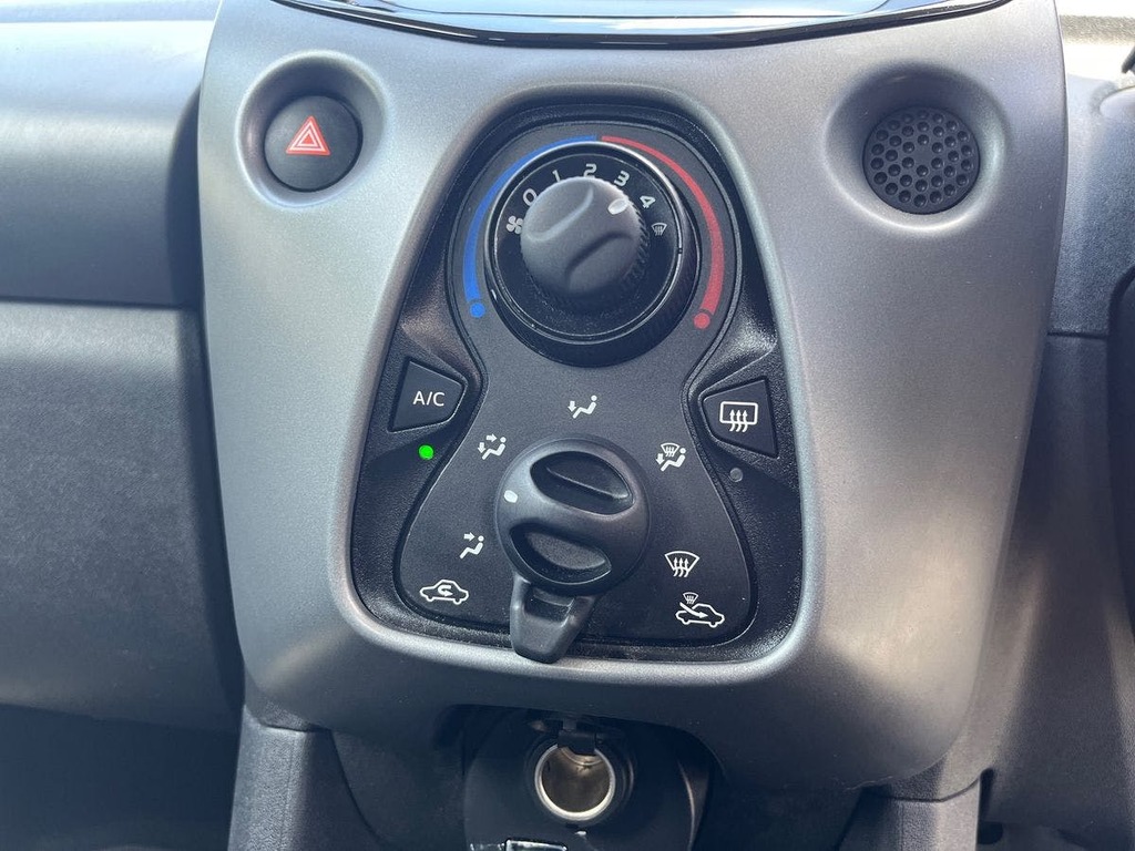 Toyota Aygo 1.0 Vvt-i X-play Tss X-shift Grey #14
