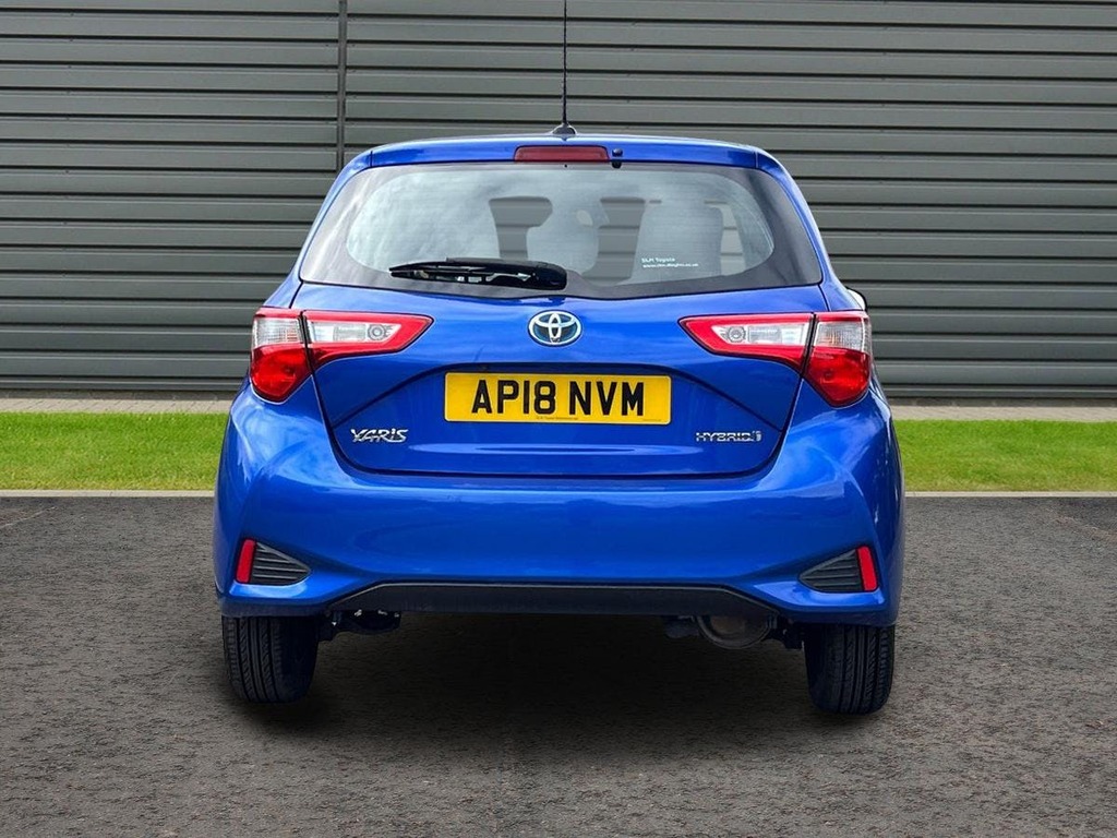 Toyota Yaris 1.5 Vvt-h Icon Tech Hatchback Hybrid E Blue #4