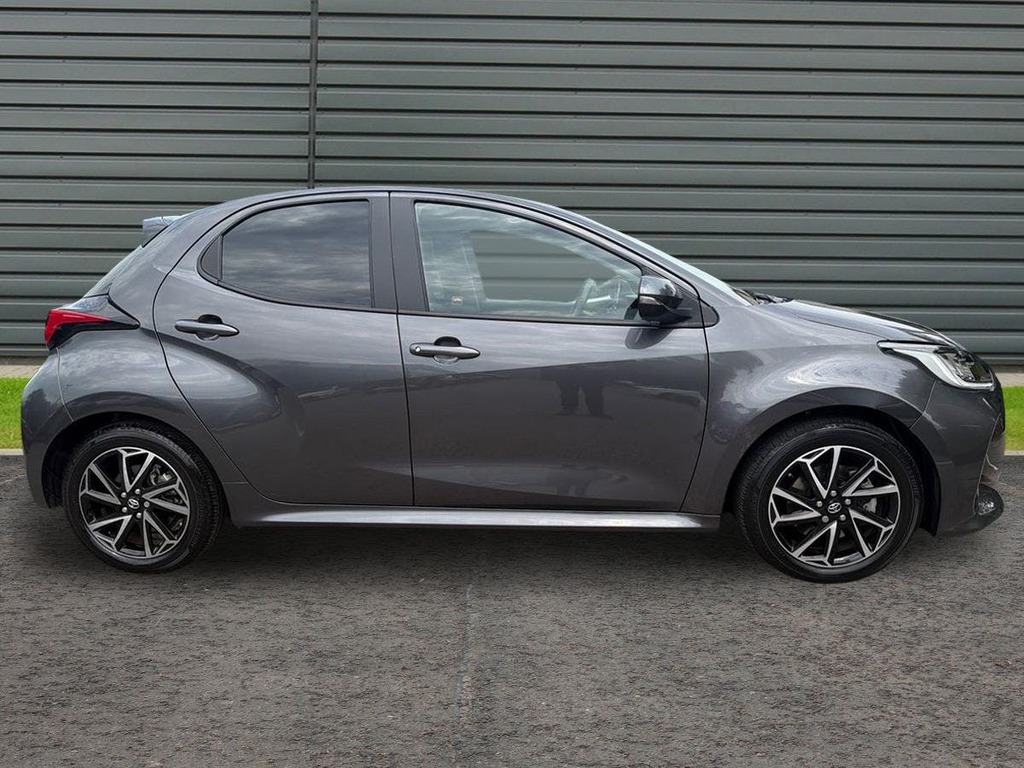 Toyota Yaris 1.5 Vvt-h Design Hatchback Hybrid E Cvt Grey #2