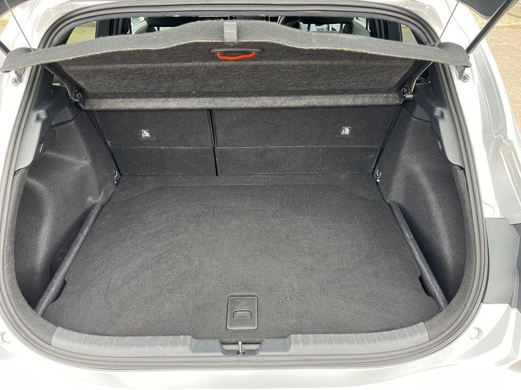 Toyota Corolla 2.0 Vvt-i 181Bhp Design Hybrid Cvt White #22
