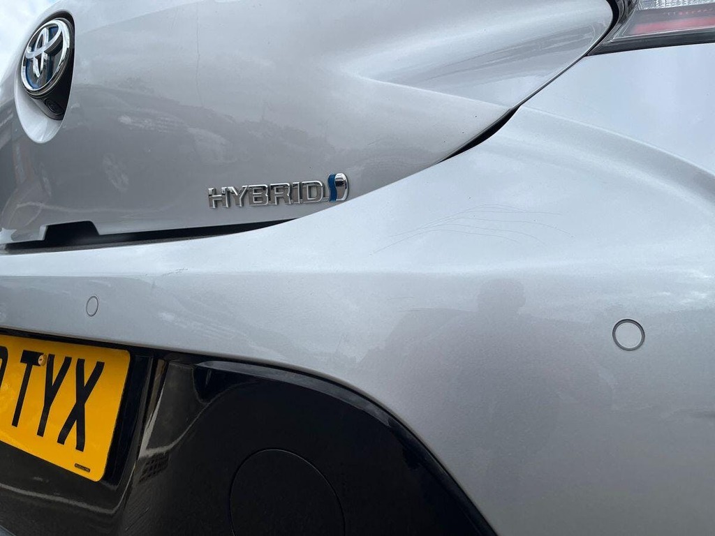 Toyota Corolla 2.0 Vvt-i 181Bhp Design Hybrid Cvt White #24