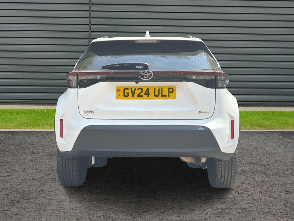 Toyota Yaris Cross 1.5 Vvt-h Design Suv Hybrid E Cvt White #4