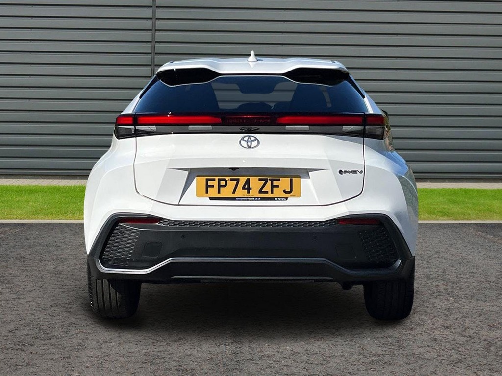 Toyota C-Hr 2.0 Vvt 13.6Kwh Design Suv Plug In Hybr White #4