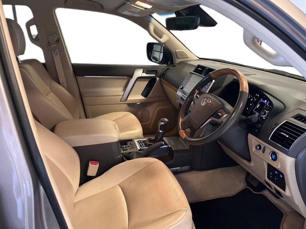 Toyota Land Cruiser 2.8 D-4d 204 Invincible 7 Seats Brown #9