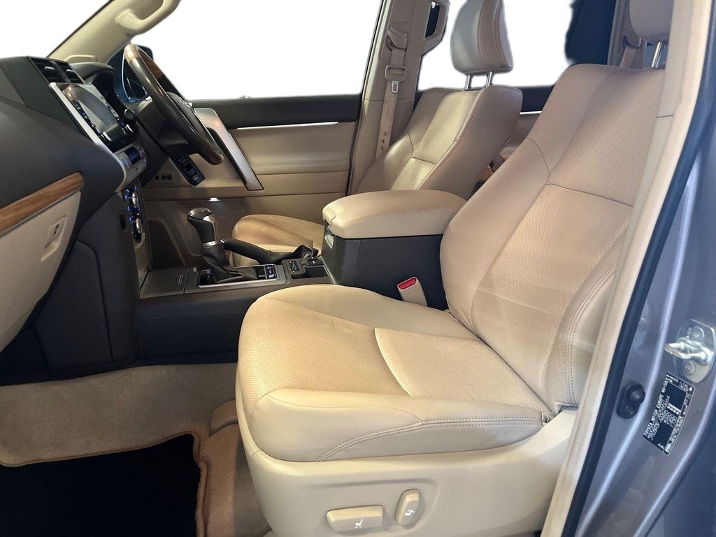 Toyota Land Cruiser 2.8 D-4d 204 Invincible 7 Seats Brown #11