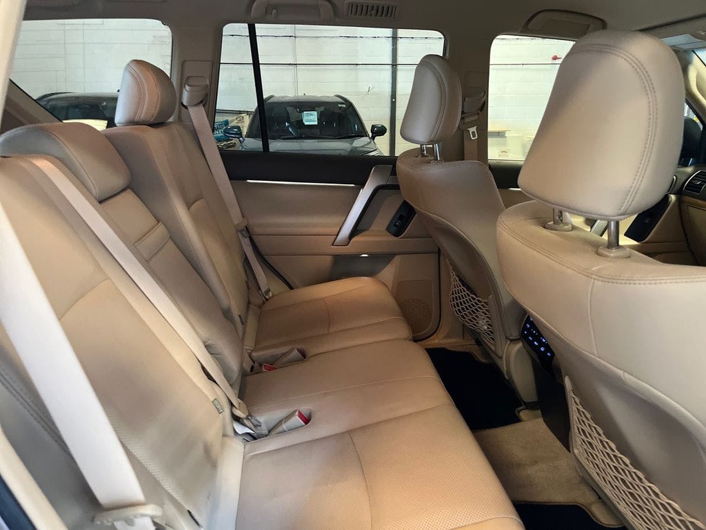 Toyota Land Cruiser 2.8 D-4d 204 Invincible 7 Seats Brown #20