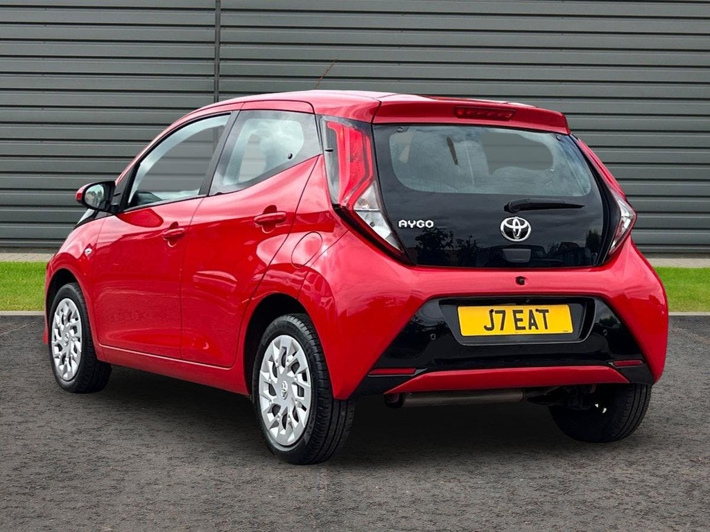Toyota Aygo 1.0 Vvt I X Play Hatchback X Shift Red #5