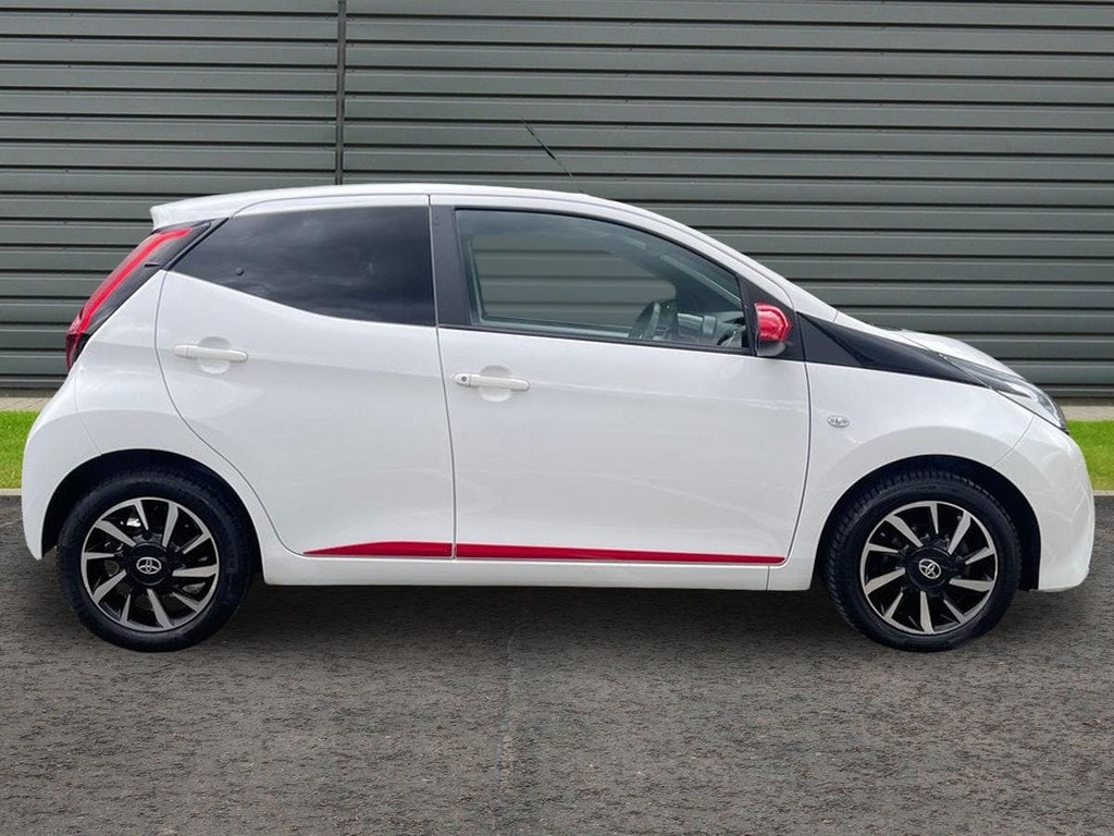 Toyota Aygo 1.0 Vvt I X Trend Hatchback X Shift White #2