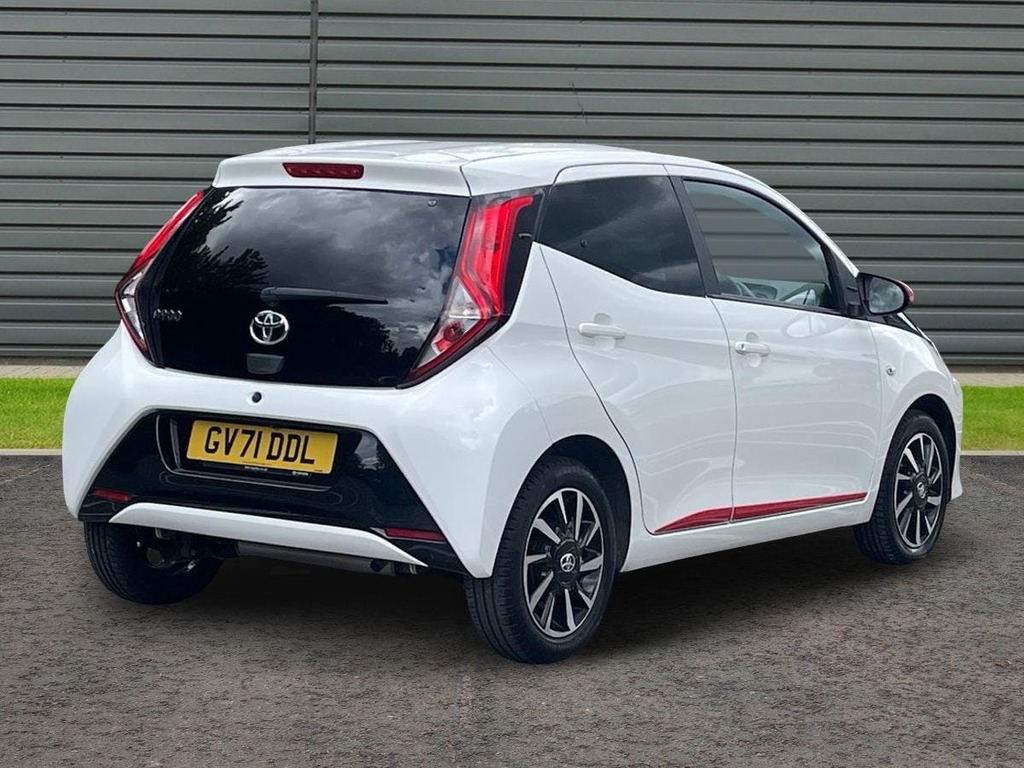 Toyota Aygo 1.0 Vvt I X Trend Hatchback X Shift White #3