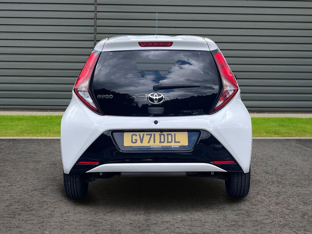 Toyota Aygo 1.0 Vvt I X Trend Hatchback X Shift White #4