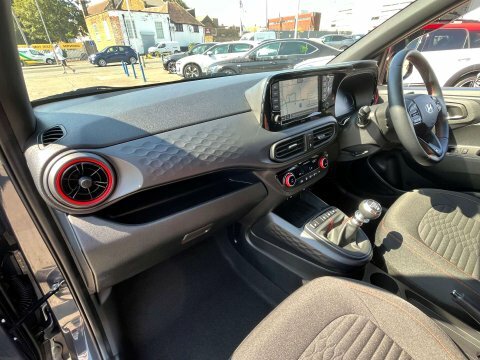 Hyundai I10 I10 1.0 58 Advance Nav White #16