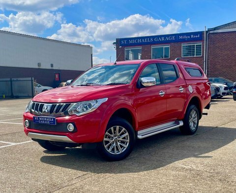 Mitsubishi L200 Pickup Red