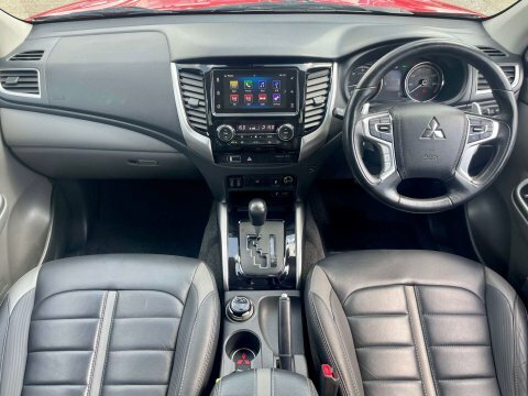 Mitsubishi L200 Pickup Red #2