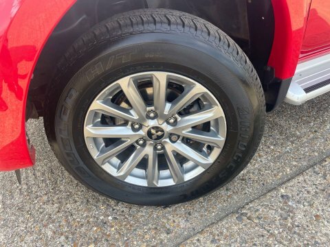 Mitsubishi L200 Pickup Red #3