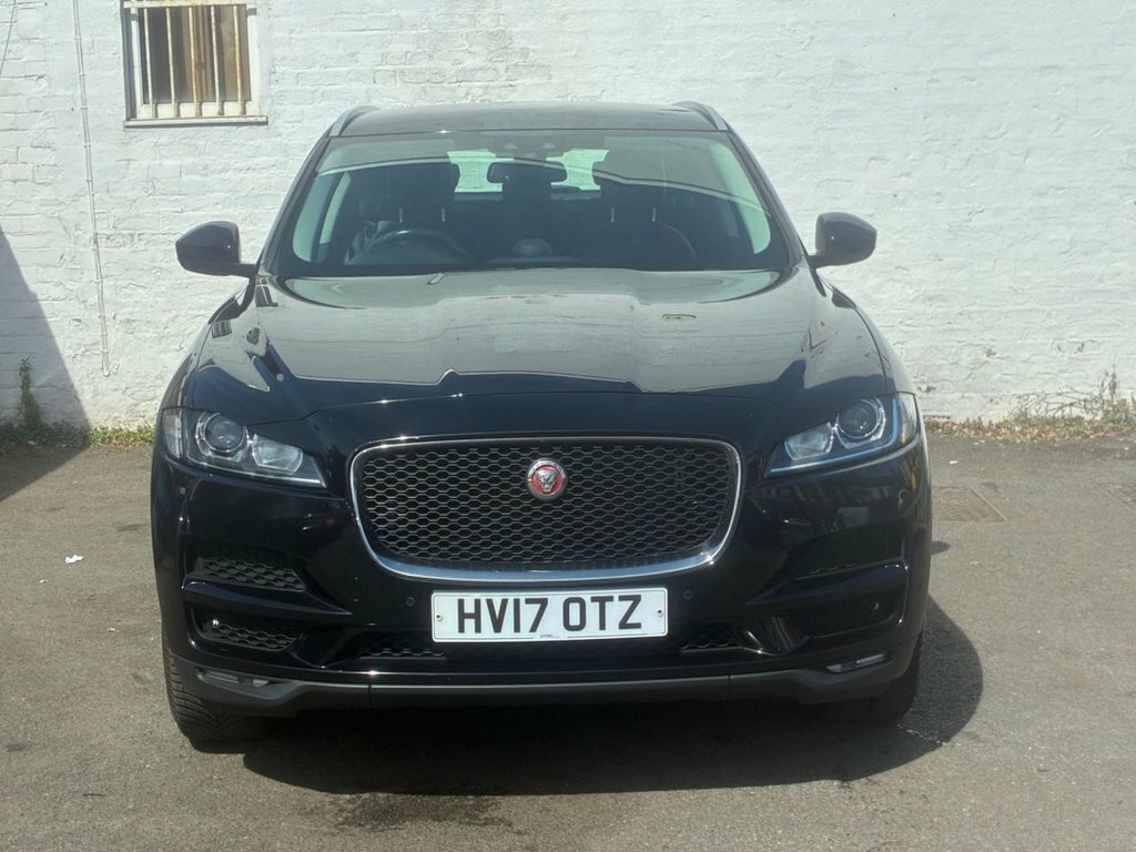 Jaguar F-Pace 2L Prestige Black #3