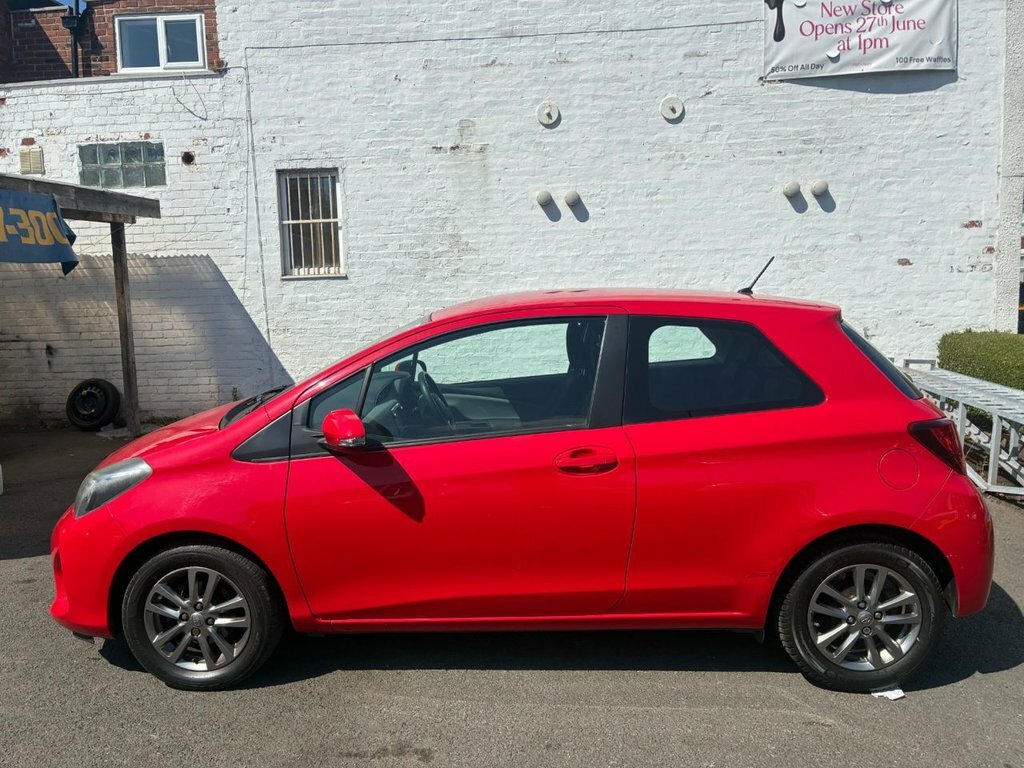 Toyota Yaris 1L Icon Red #5