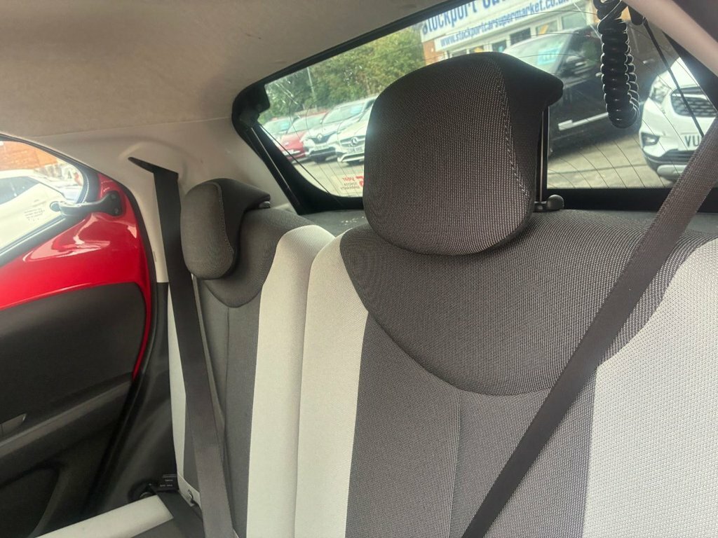 Toyota Aygo 1.0 Vvt-i X-clusiv Euro 6 Safety Sense Silver #25