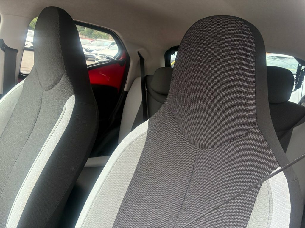 Toyota Aygo 1.0 Vvt-i X-clusiv Euro 6 Safety Sense Silver #17