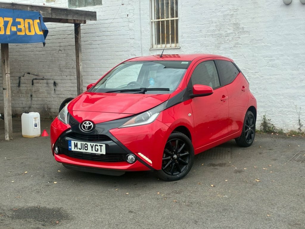 Toyota Aygo 1L X-style Red #4