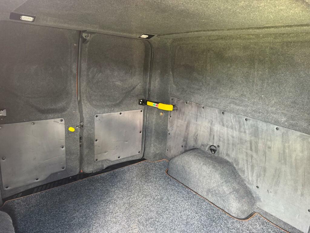 Ford Transit Custom 280 2.0 130 Ecoblue Trend L1 Low Roof Fwd Van With Red #42