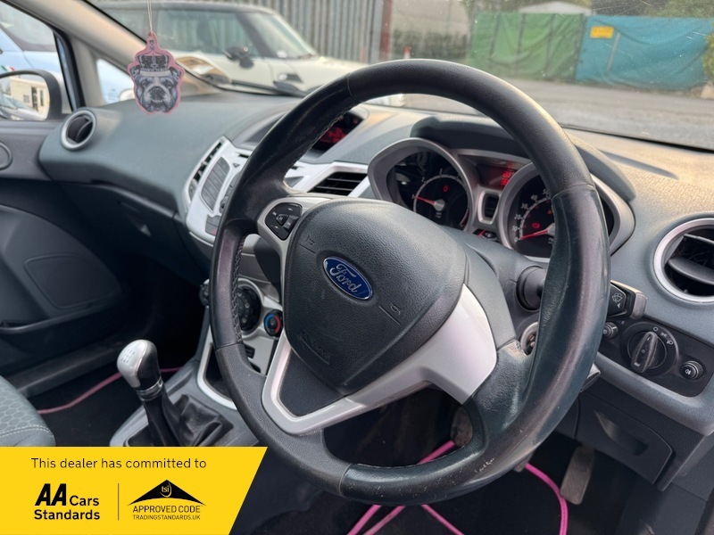 Ford Fiesta Fiesta Style Climate D Silver #6