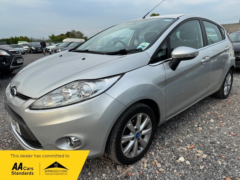 Ford Fiesta Fiesta Style Climate D Silver #1