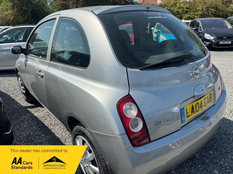 Nissan Micra Se Silver #4