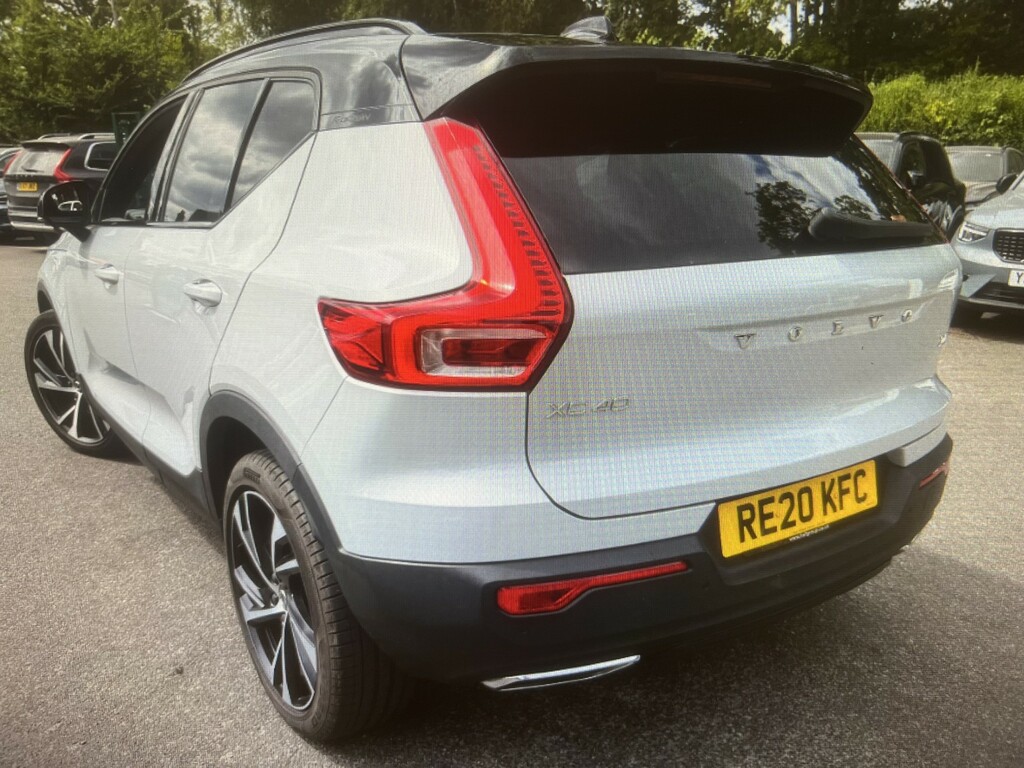 Volvo XC40 1.5 T3 163 Inscription Pro Black #2