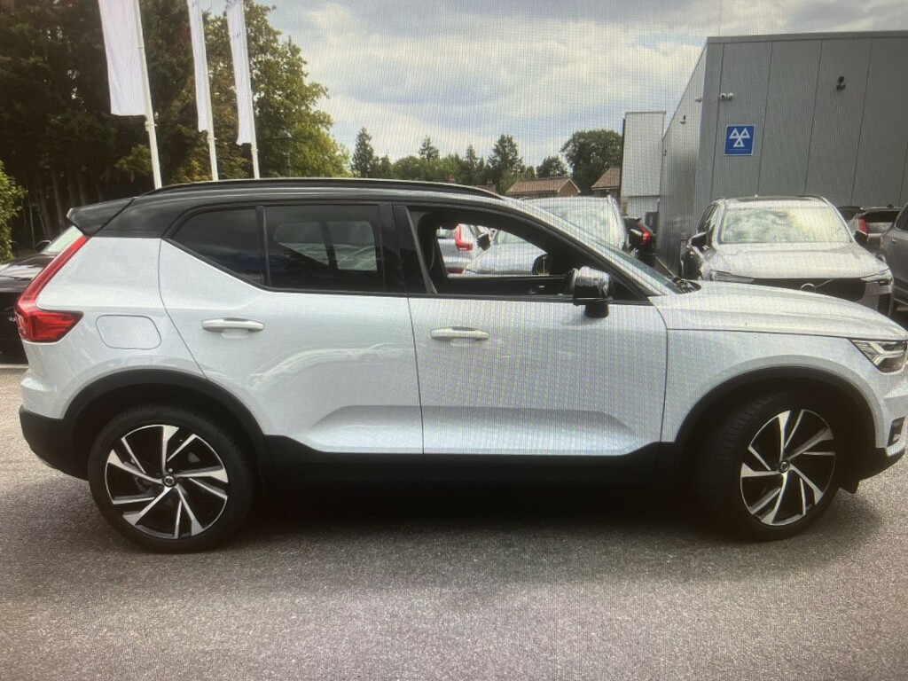 Volvo XC40 1.5 T3 163 Inscription Pro Black #3