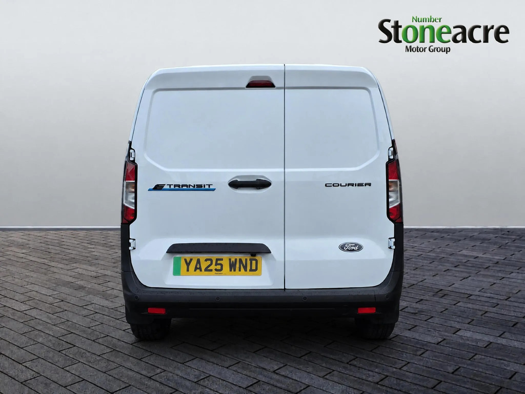 Ford Transit Courier 43Kwh Trend Swb YA25WND #4