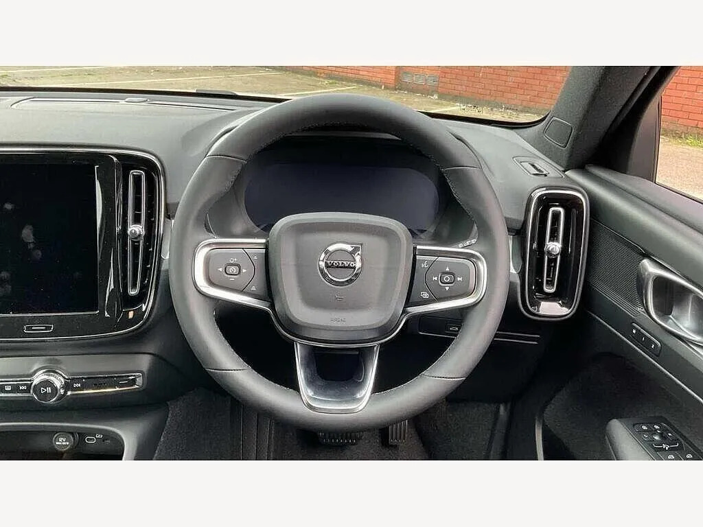 Volvo XC40 2.0 B3p Plus Dark #3