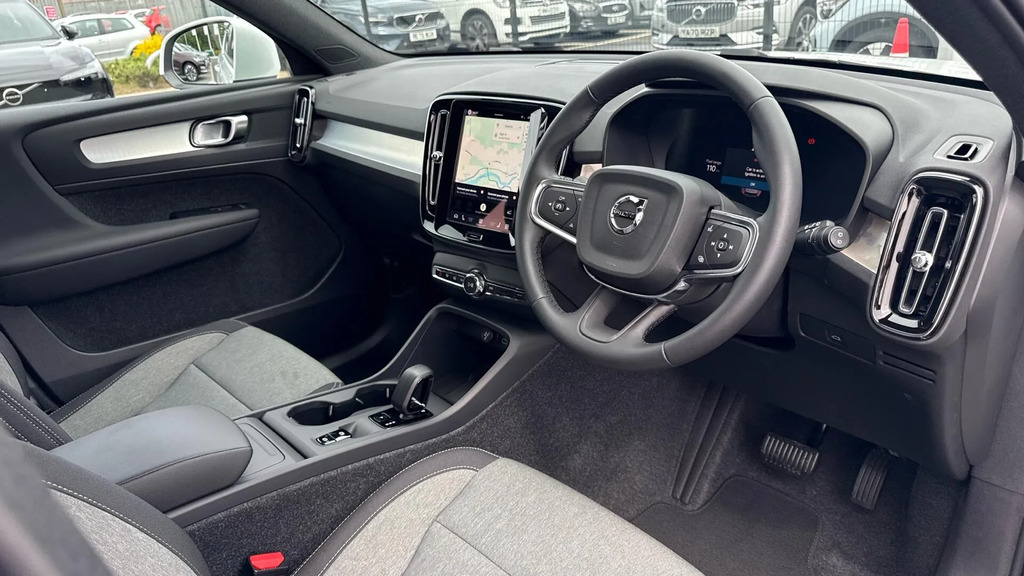 Volvo XC40 Core B3 163 Hp #4