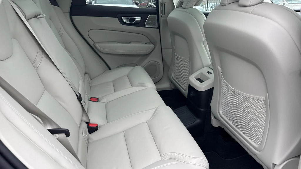 Volvo XC60 2.0 T8 18.8Kwh Ultra Bright Awd Euro 6 Ss NG26KLL #6