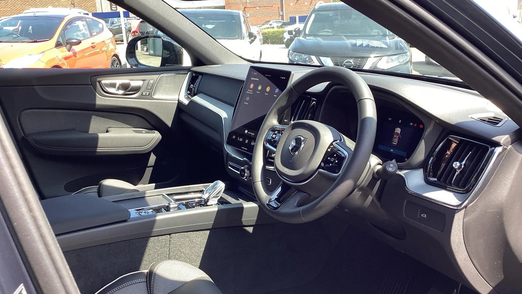 Volvo XC60 2.0 B5 Mhev Plus Black Edition Awd Euro 6 S YO26KJV  #4