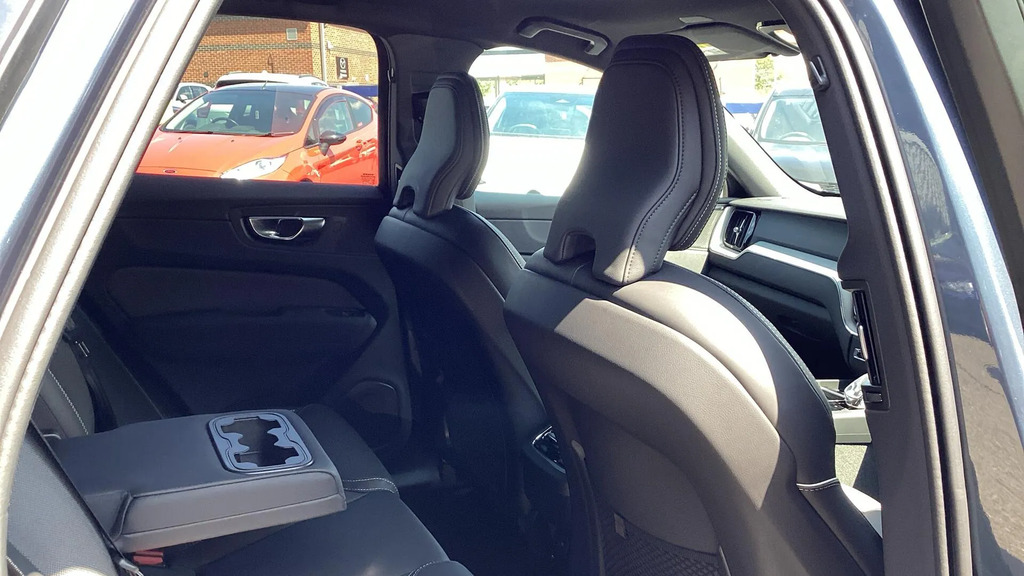 Volvo XC60 2.0 B5 Mhev Plus Black Edition Awd Euro 6 S YO26KJV  #6