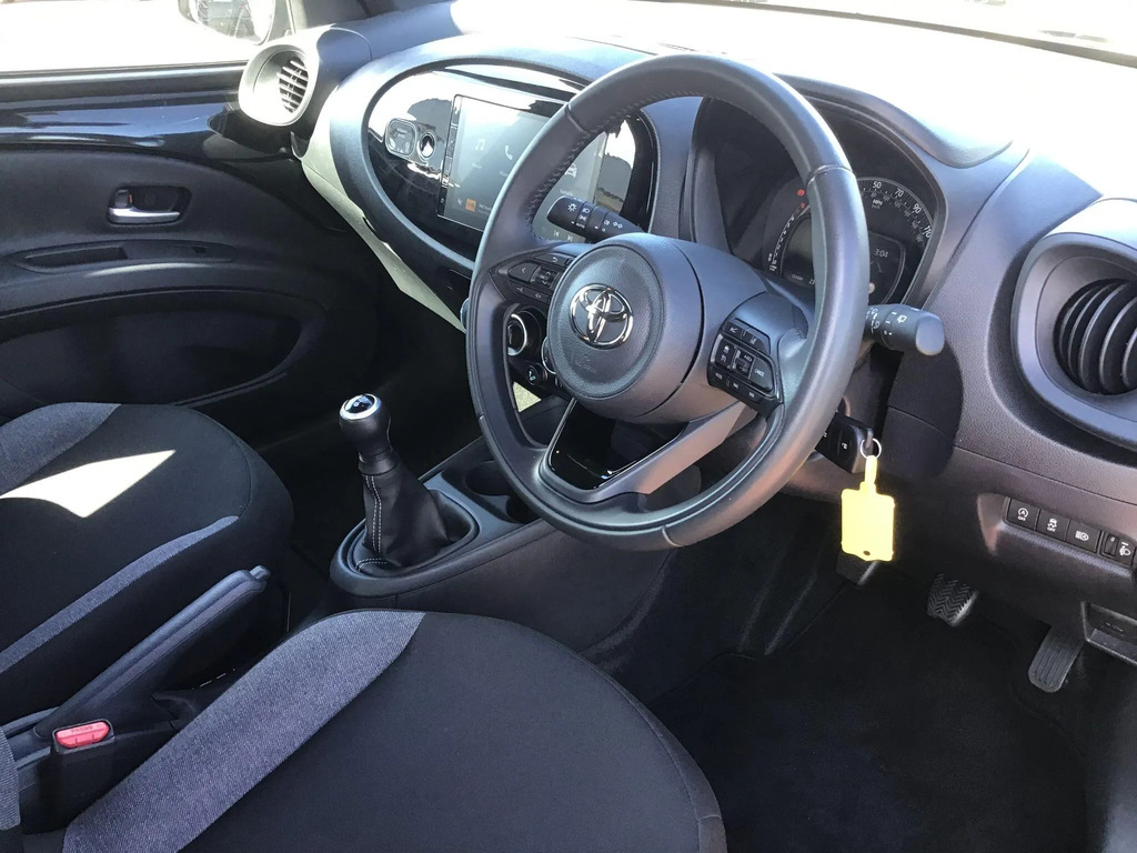Toyota Aygo X Exclusive Auto Green #7
