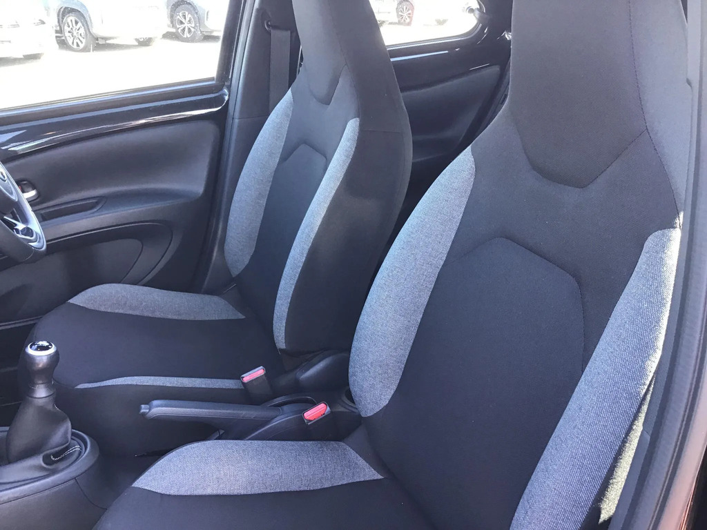 Toyota Aygo X Exclusive Auto Green #14