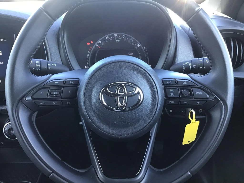 Toyota Aygo X Exclusive Auto Green #9