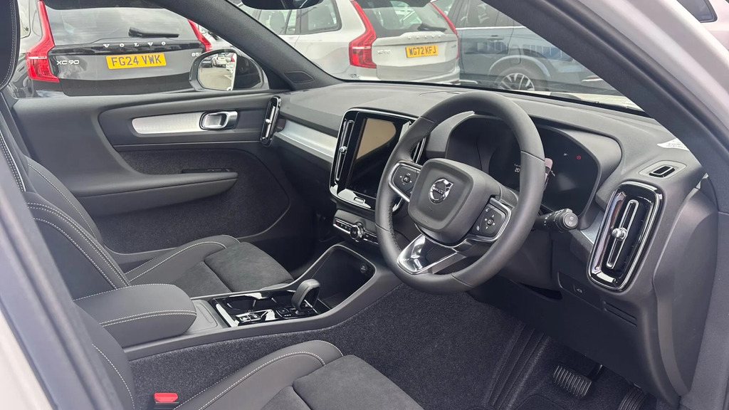 Volvo XC40 2.0 B3p Plus Dark #4