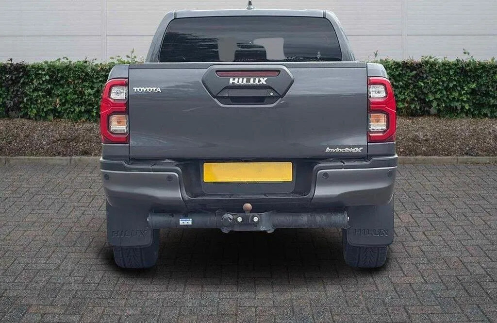 Toyota HILUX Invincible X Dcab Pick Up 2.8 D-4d #4