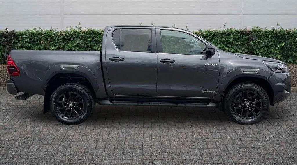 Toyota HILUX Invincible X Dcab Pick Up 2.8 D-4d #2