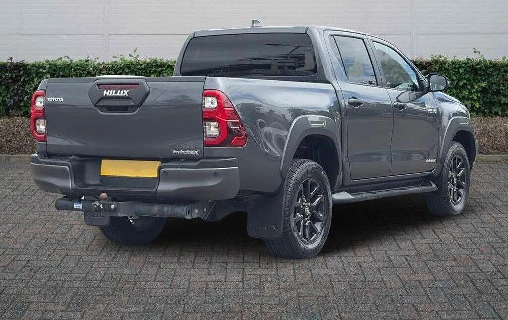Toyota HILUX Invincible X Dcab Pick Up 2.8 D-4d #3